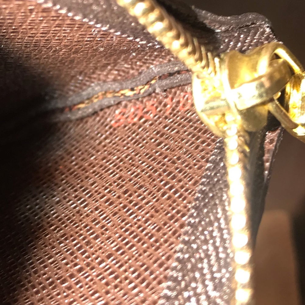Louis Vuitton Damier Ebene Cles - Picture 10 of 13